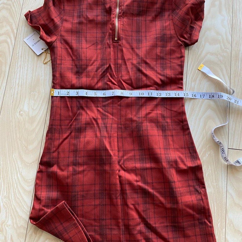 Dress - Picture 4 of 4